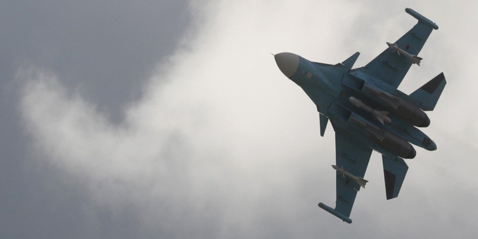 Pilot evakuisan 200 metara od obale! Ruski avion pao u more kod Krima!
