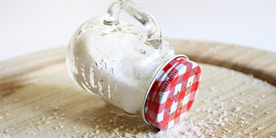 Rešiće 8 problema u vašem domaćistvu! Da li ste svesni šta sve možete uraditi sa teglicom soli?