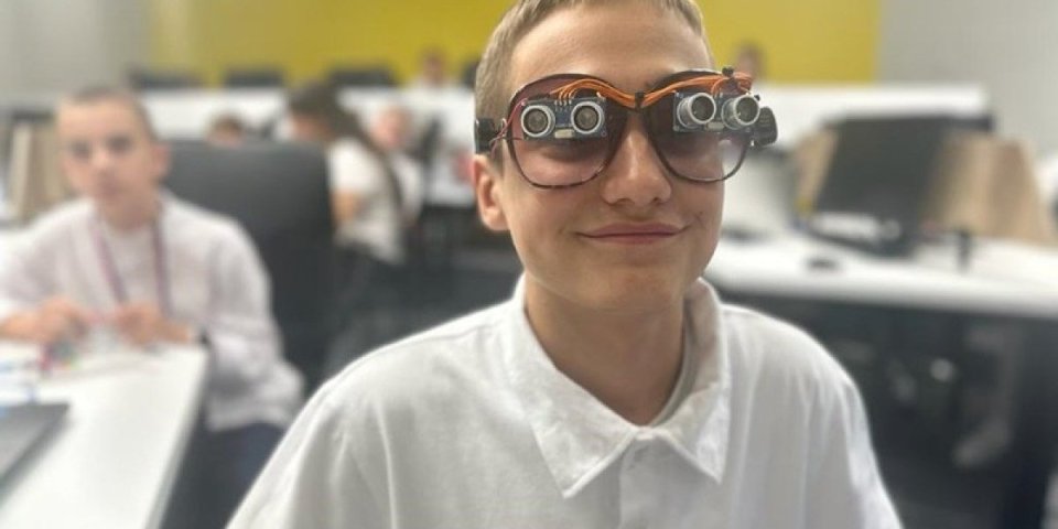 Fantastičan izum mladog srpskog inovatora: Ivan je napravio naočare za slabovide
